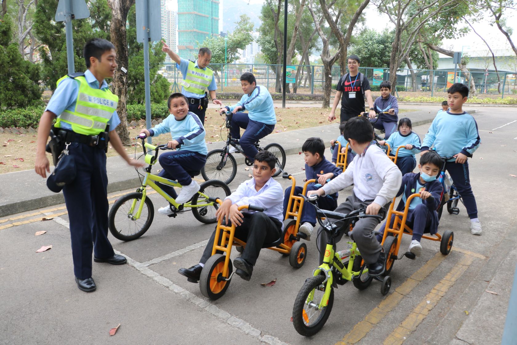 参观交通安全城