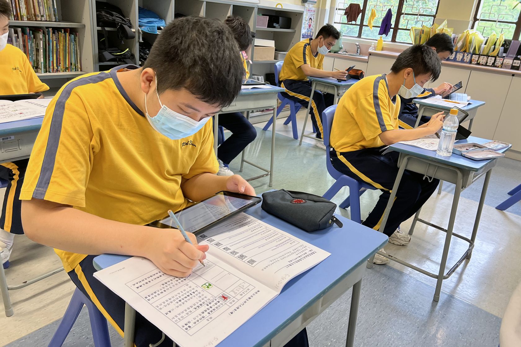 Use e-Learning modes to support students&rsquo; civic education